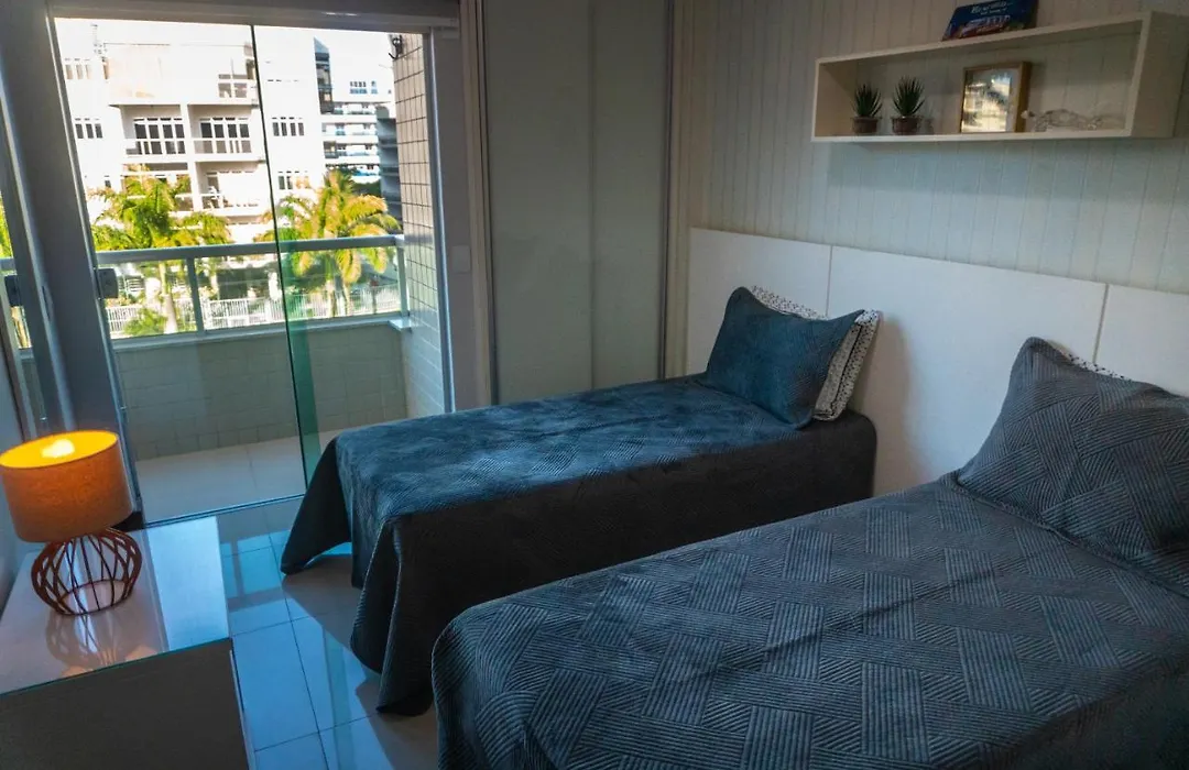 Maravilhoso Apto na Praia do Forte Wi-Fi 600 MB-1
