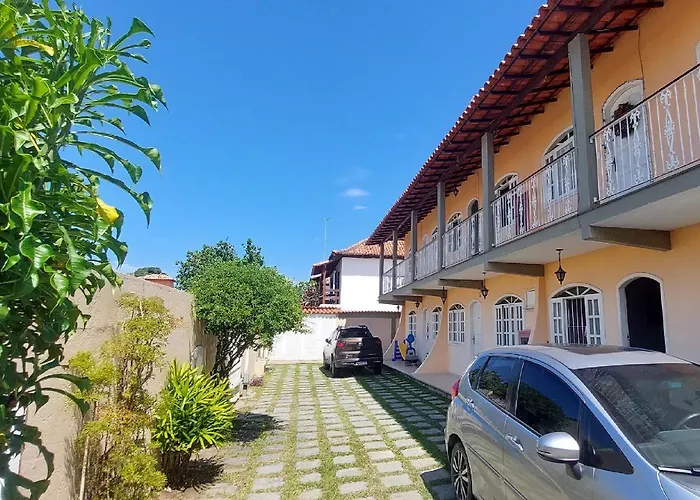 Otimo Apto De Quarto, Sala, Cozinha E Banheiro Em Cabo Frio - Caucao Garantia 200,00 - Acomoda Ate 6 Pessoas Confortavelmente Em Camas - Wifi Na Area Externa No Condominio