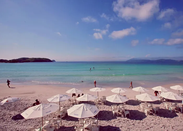 A 5 Minutos Andando Ate A Praia Do Forte Cabo Frio ,1 Quarto, Ar Condicionado,Cozinha ,Garagem , Ao Lado De Restaurantes E Comercio